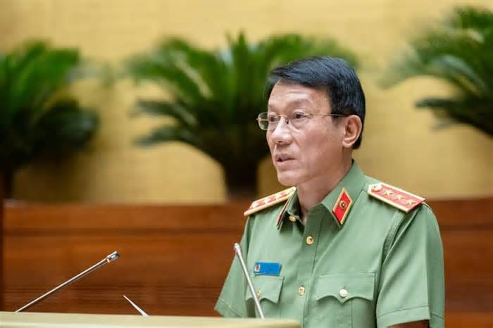 Bộ trưởng Công an Lương Tam Quang trình dự án Luật Phòng, chống mua bán người