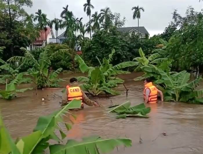 Tìm thấy thi thể 2 người mất tích trong mưa lũ ở Huế
