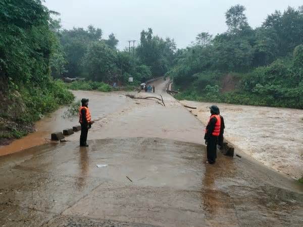 Nghệ An-Quảng Ngãi chủ động ứng phó, giảm thiểu thiệt hại do mưa lớn
