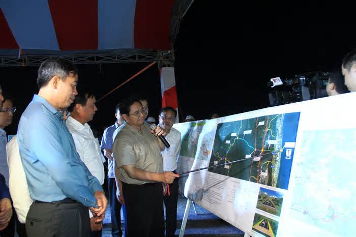 Thủ tướng Phạm Minh Chính kiểm tra, khảo sát một số công trình trọng điểm tại Quảng Trị