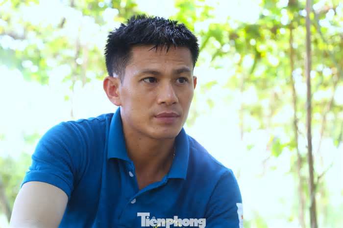 Khởi nghiệp trồng giống dưa lạ, livestream giữa ruộng 'chốt đơn mỏi tay'