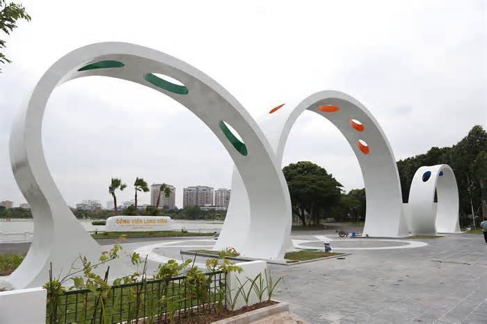Cận cảnh công viên trăm tỉ sắp được đưa vào hoạt động tại Long Biên