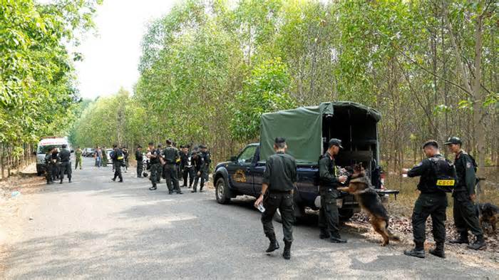 Hơn 100 cảnh sát vây bắt nghi can bỏ trốn ở Bình Phước