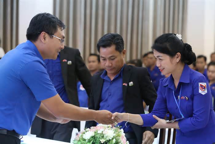 Thắt chặt tình đoàn kết, hữu nghị đặc biệt giữa thanh niên TPHCM và các địa phương Lào