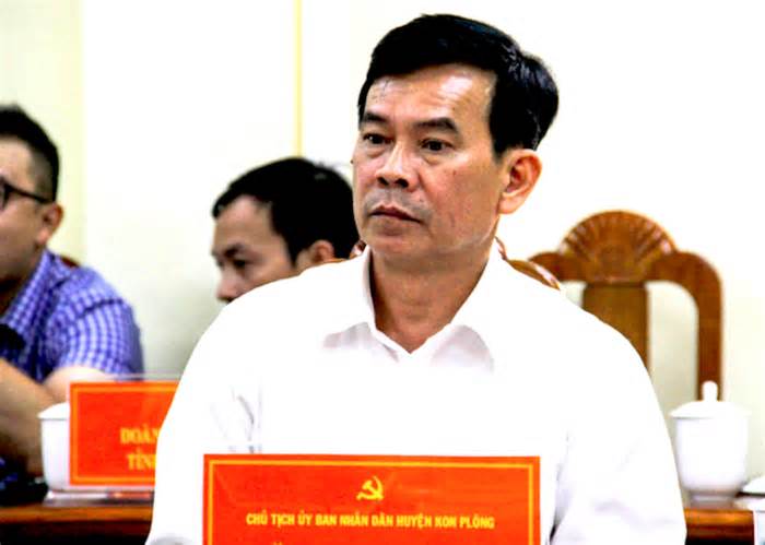 Đề nghị huỷ bỏ bằng khen chủ tịch huyện Kon Plông