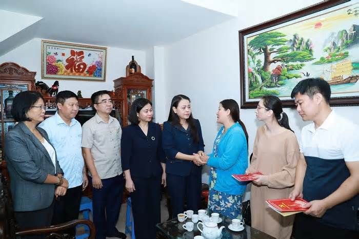Hỗ trợ 825 triệu đồng cho các nạn nhân vụ cháy chung cư mini tại Hà Nội