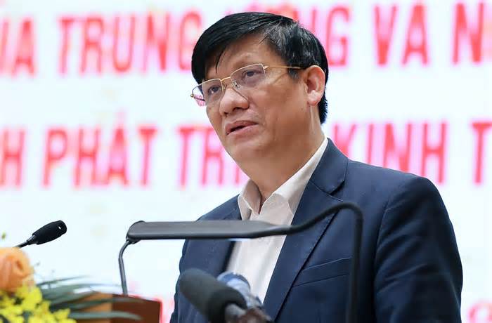 Cựu bộ trưởng Y tế Nguyễn Thanh Long cùng 37 người bị xét xử