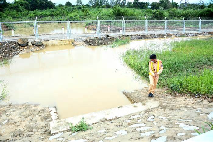 Những cảnh 'dở khóc, dở cười' trên cao tốc