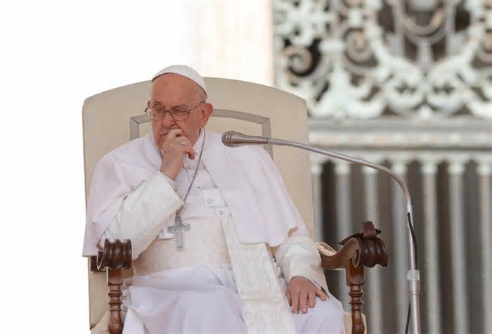 Giáo hoàng Francis xin lỗi vì sử dụng ngôn từ khiến người đồng tính 'thấy bị xúc phạm'
