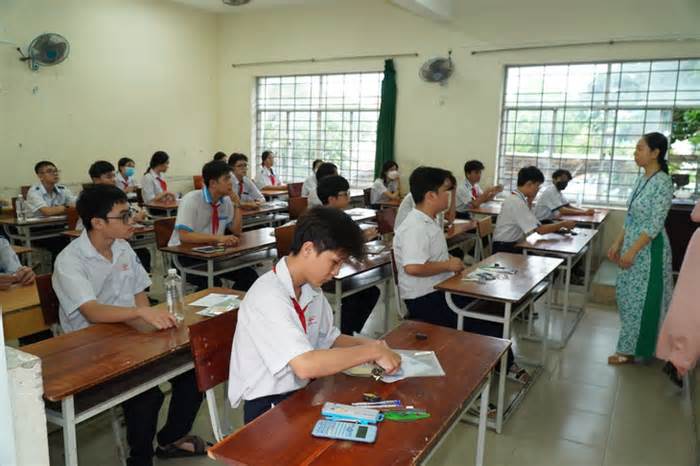 Đề thi vào lớp 10 Cần Thơ, môn Toán và Ngoại ngữ vừa sức học sinh