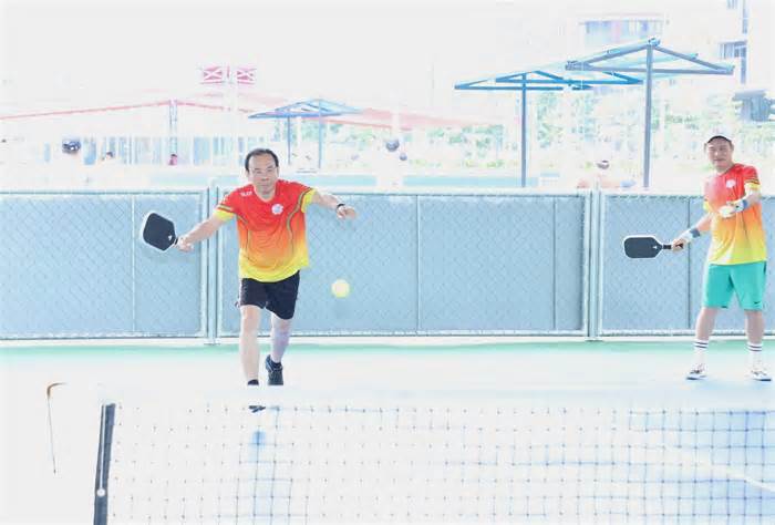 Lãnh đạo TP HCM thi pickleball, kêu gọi ủng hộ đồng bào vùng lũ