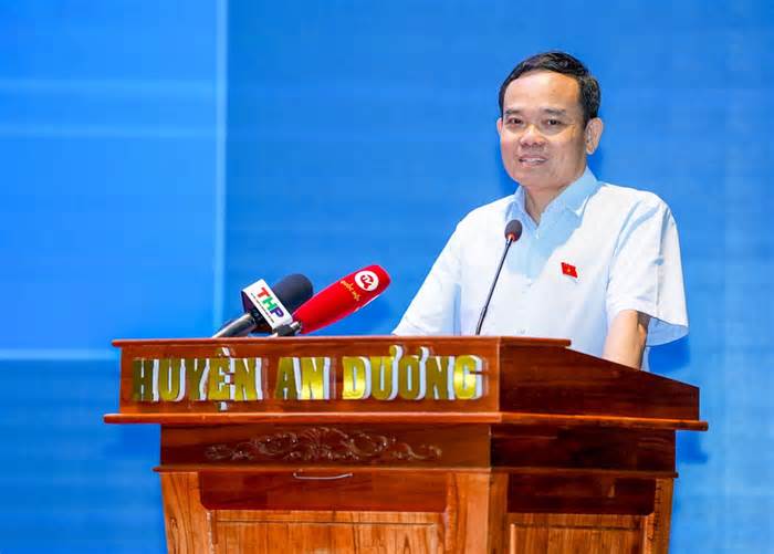 Phó Thủ tướng Trần Lưu Quang tiếp xúc cử tri huyện An Dương, Hải Phòng