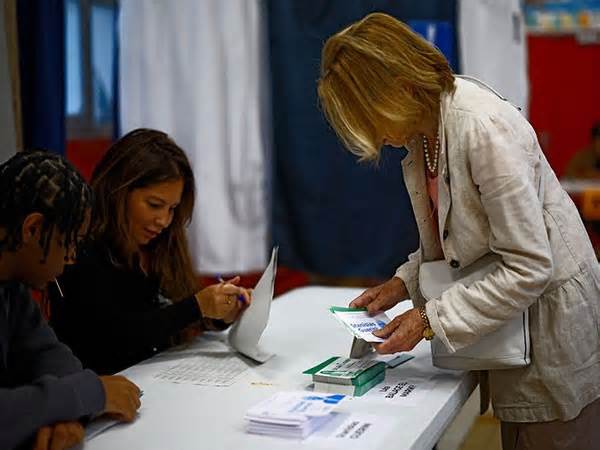 Bầu cử Quốc hội Pháp: Tiến hành vòng hai