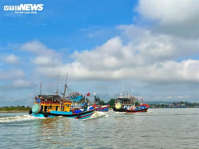 Vi phạm hàng loạt, chủ 2 tàu cá ở Quảng Ngãi bị phạt hơn 850 triệu đồng
