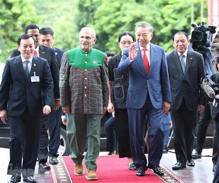 Chủ tịch nước Tô Lâm cùng Tổng thống Timor-Leste thăm Bảo tàng Hồ Chí Minh