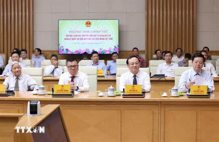 Thủ tướng: Chính phủ lắng nghe, tạo điều kiện cho báo chí hoạt động thuận lợi