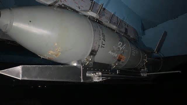 “Trái tim” của bom lượn có điều khiển FAB-500 Nga