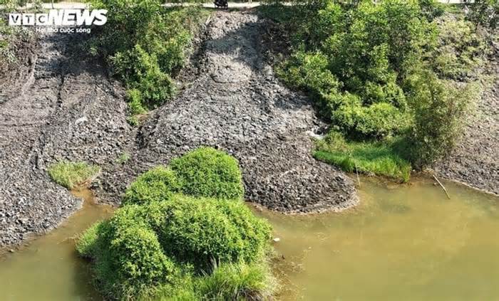 Mang bùn thải dự án đổ vào hồ nước sạch ở Huế: Kết quả quan trắc thế nào?