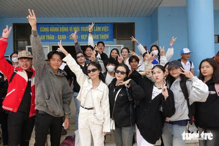 138 thí sinh huyện đảo Kiên Giang vượt biển vào đất liền thi tốt nghiệp THPT