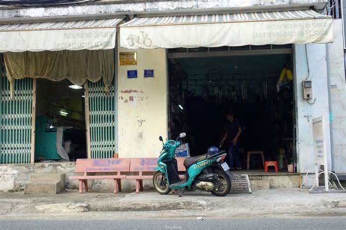 Nơi nền nhà cao hơn mặt đường cả mét, nhưng người dân vẫn phải... chạy ngập