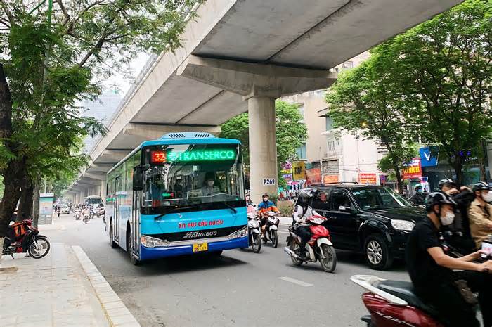 Gần 100% xe buýt đạt chất lượng 5 sao: Người dân Hà Nội hoài nghi, chấm điểm âm