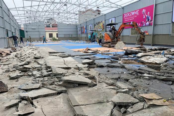 Sân pickleball xây trái phép: Xã vận động tháo dỡ, người dân không chấp hành