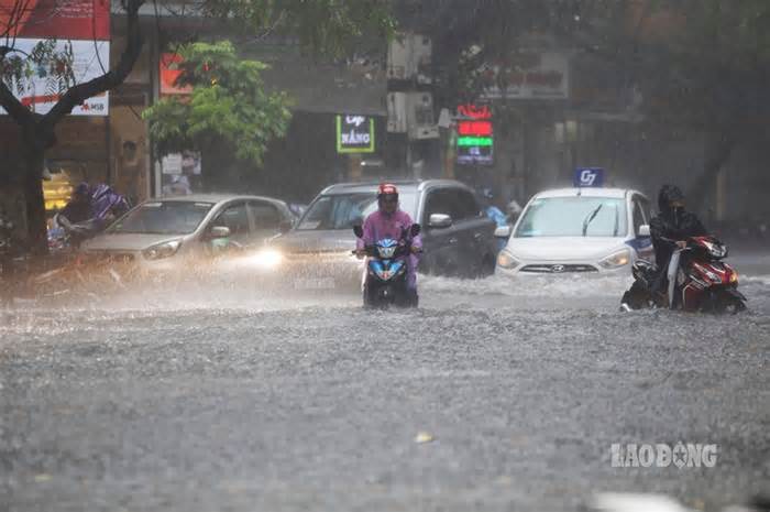 Cảnh báo mưa lớn tiếp diễn gây ngập lụt ở khu vực Bắc Bộ, Bắc Trung Bộ