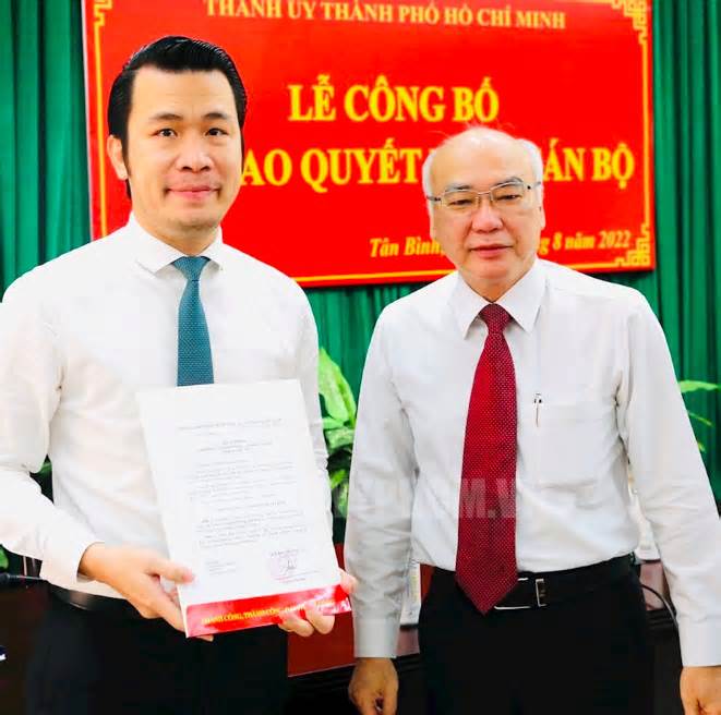 Phó chủ tịch quận Tân Bình Trương Tấn Sơn nhận công tác tại Tỉnh ủy Long An