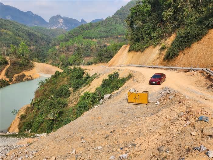 Giữa thời điểm nóng phá rừng, Cao Bằng, Bắc Kạn họp bàn phối hợp kiểm soát