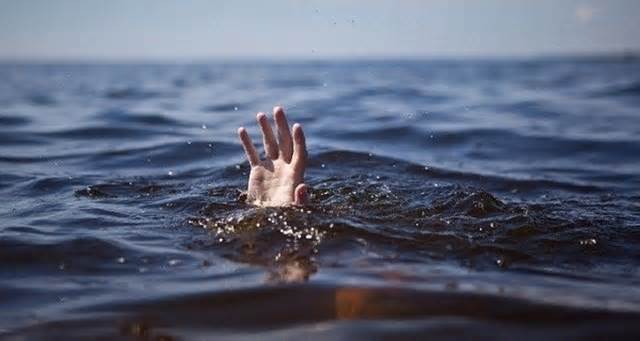 Quảng Bình: Bị đuối nước khi đi tắm biển, một học sinh lớp 7 tử vong