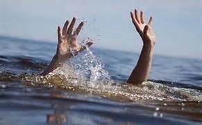 Tìm kiếm bé trai 13 tuổi đuối nước dưới sông ở Hải Phòng