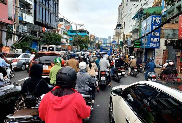 Tốc độ xe lưu thông trung bình ở TPHCM nhích lên 35km/h