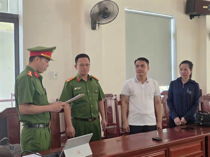 Khởi tố nguyên hiệu trưởng và giáo viên trường THPT Ngọc Lặc