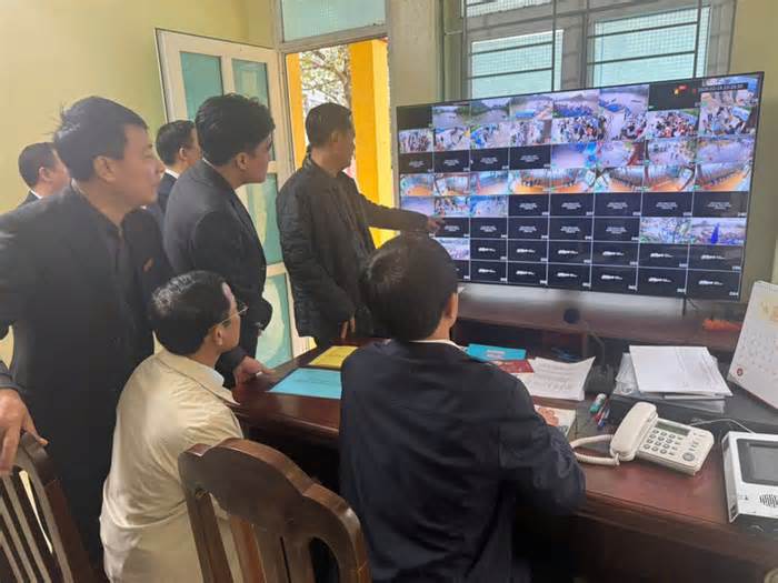 25.000 lượt du khách trẩy hội Chùa Hương trong hai ngày đầu năm mới