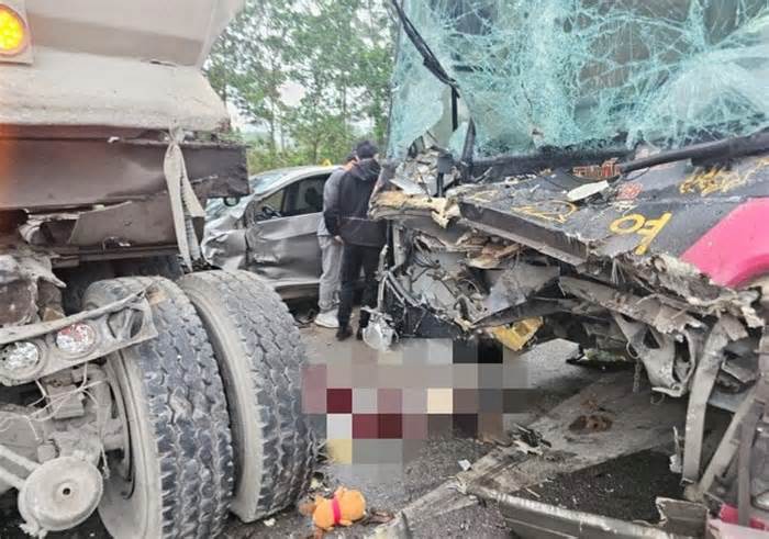 Nghệ An: Tai nạn liên hoàn trên QL1A, 2 người thương vong
