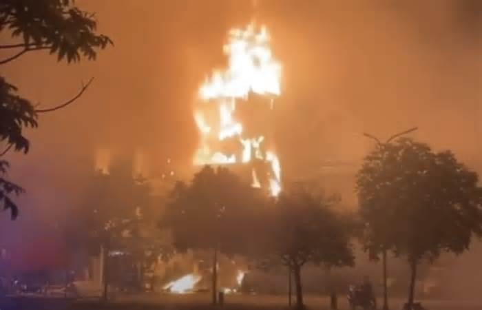 Cháy cửa hàng điện máy ở Nam Định, 4 người kịp thoát nạn