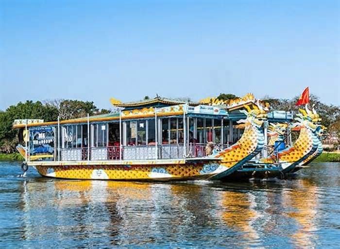 Huế yêu cầu lắp camera giám sát các thuyền biểu diễn trên sông Hương
