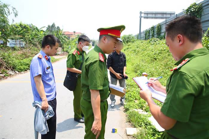 Nghi có người tử vong trong vụ cháy nhà xưởng ở Thanh Trì