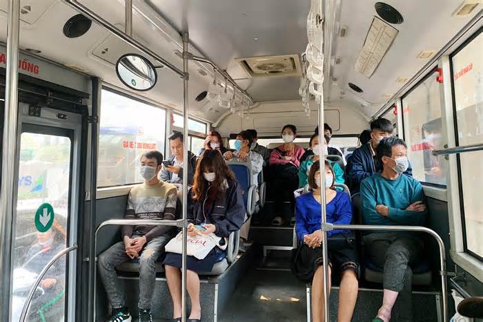 Hà Nội: Sau khi bị sở phê bình, chất lượng tuyến buýt 27 vẫn chưa cải thiện
