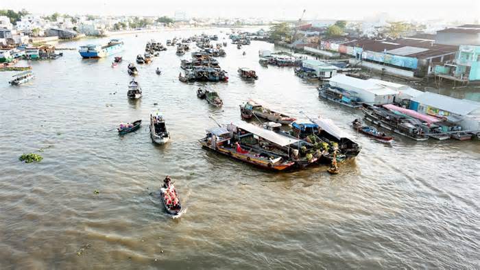 Chợ nổi Cái Răng có đáng bị chê tả tơi?