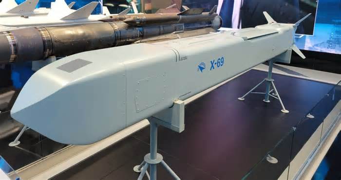 Nga giới thiệu tên lửa hành trình thế hệ mới Kh-69 tại Army 2023