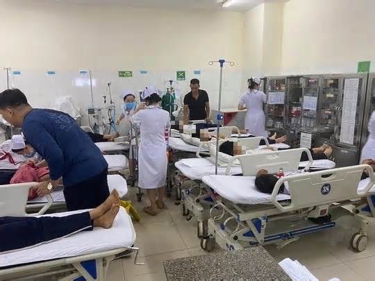 17 học sinh tiểu học ở TP.Buôn Ma Thuột nghi ngộ độc, nhập viện cấp cứu