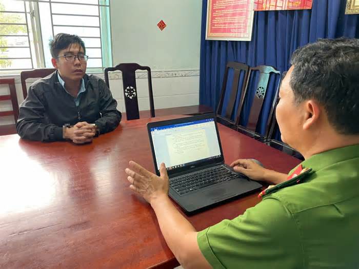 Công an quận Bình Tân tạm giữ hai nam thanh niên, thu hơn 1,2 tấn pháo nổ