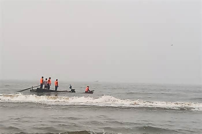 Đã tìm thấy nạn nhân đuối nước ở biển Hải Hòa