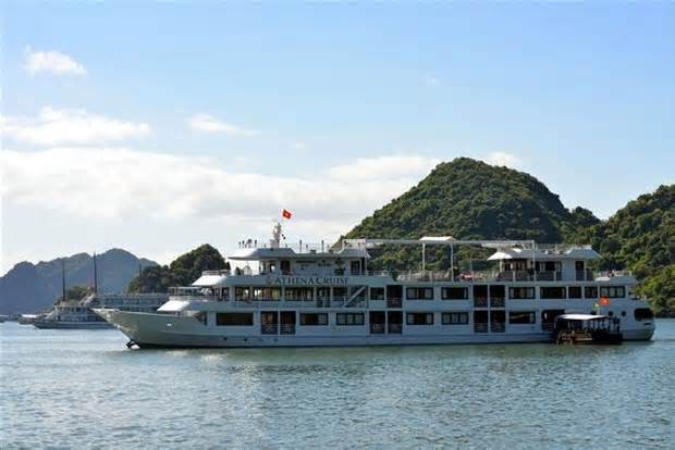Tỉnh Quảng Ninh phấn đấu trở thành trung tâm du lịch quốc tế