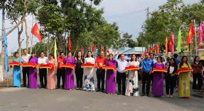 Khánh thành 'Đường cờ Tổ quốc' tại Đền thờ Chủ tịch Hồ Chí Minh