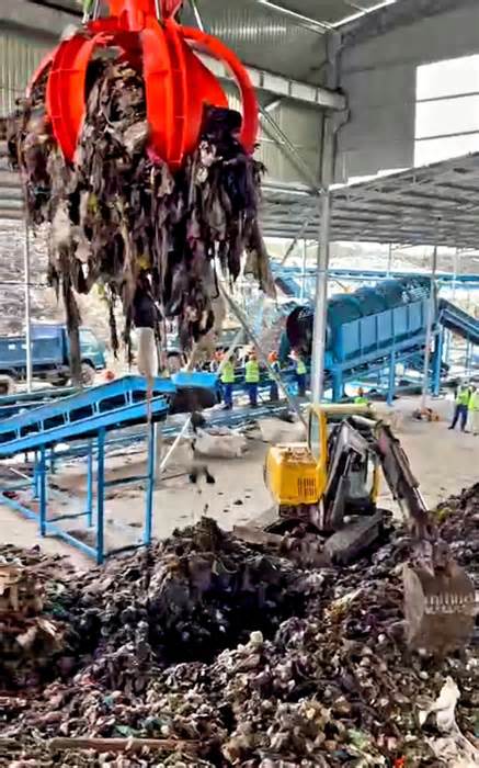 Nhà máy rác tạm Đồng Cây Sao chính thức vận hành xử lý rác thải cho Phú Quốc