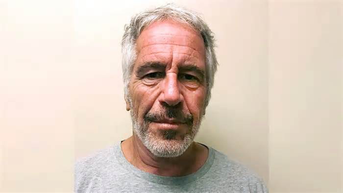 Nhà Trắng bác tin ông Trump được thông báo có tên trong hồ sơ tỉ phú ấu dâm Epstein