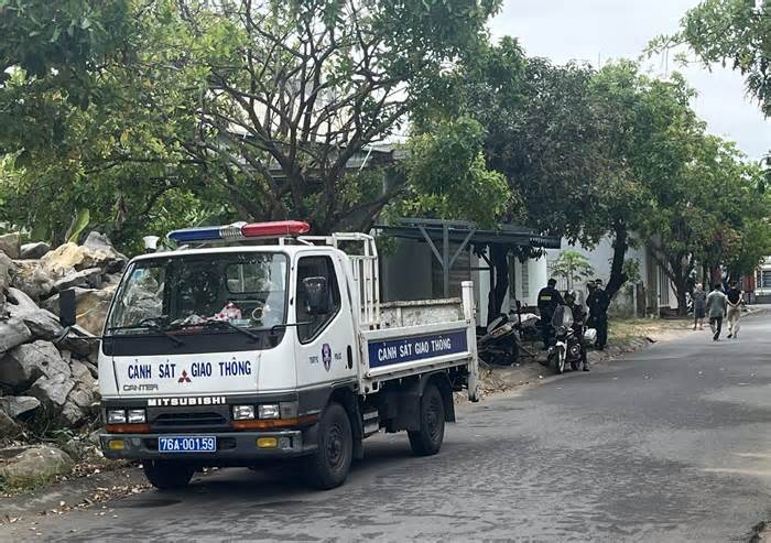 Cảnh sát phong tỏa nhà cựu chủ tịch tỉnh Quảng Ngãi Cao Khoa