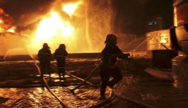 Nga: Nổ gây hỏa hoạn tại nhà máy than cốc ở ngoại ô Moskva